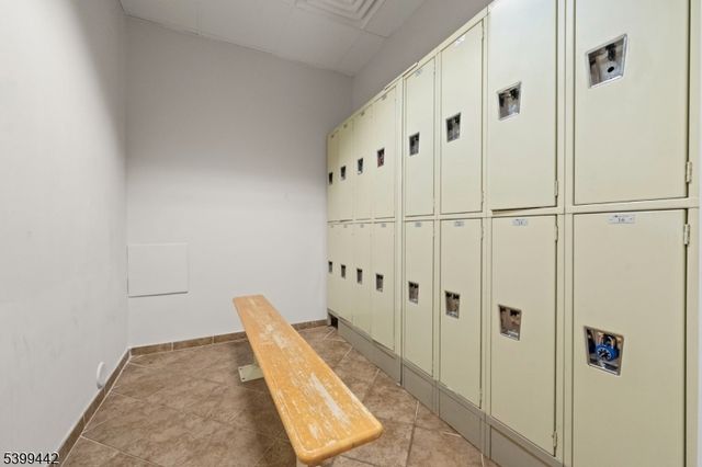 223 Windmill Ct, Lopatcong Twp., NJ 08865