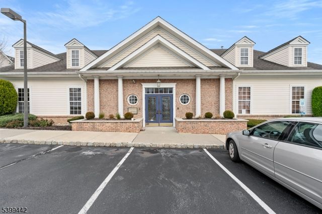 223 Windmill Ct, Lopatcong Twp., NJ 08865