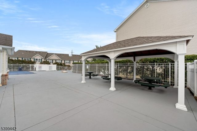 223 Windmill Ct, Lopatcong Twp., NJ 08865