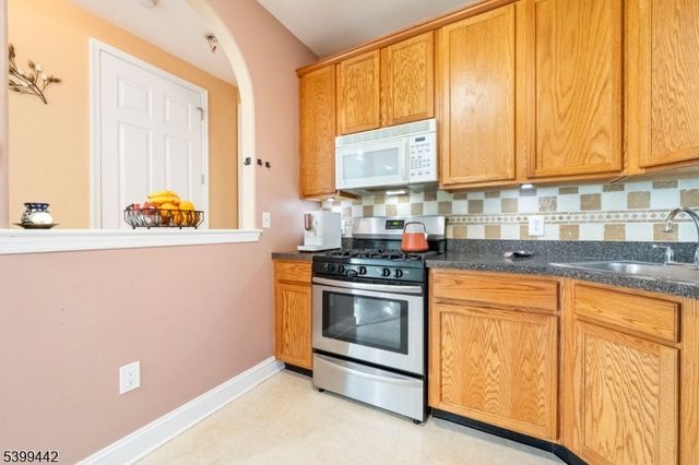 223 Windmill Ct, Lopatcong Twp., NJ 08865