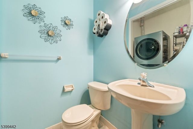 223 Windmill Ct, Lopatcong Twp., NJ 08865