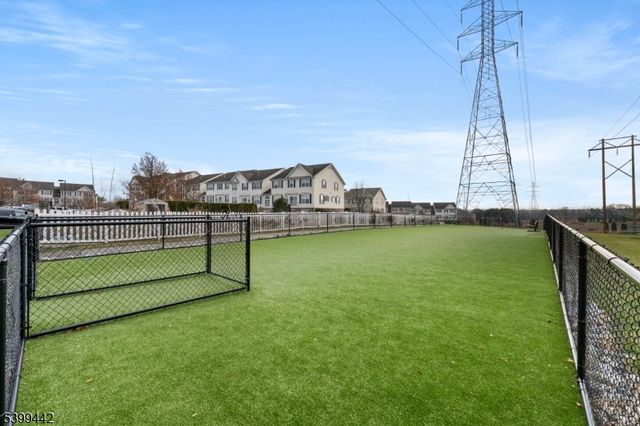 223 Windmill Ct, Lopatcong Twp., NJ 08865