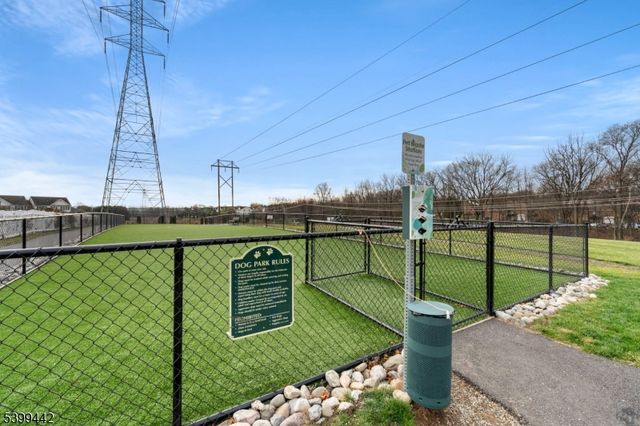 223 Windmill Ct, Lopatcong Twp., NJ 08865