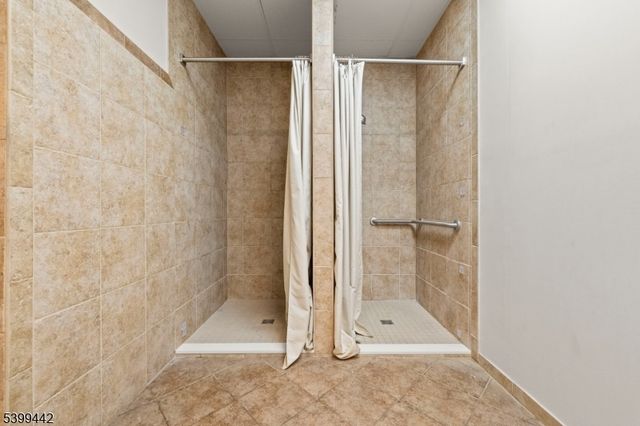 223 Windmill Ct, Lopatcong Twp., NJ 08865