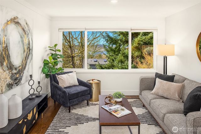 4243 Palatine Avenue N, Seattle, WA 98103