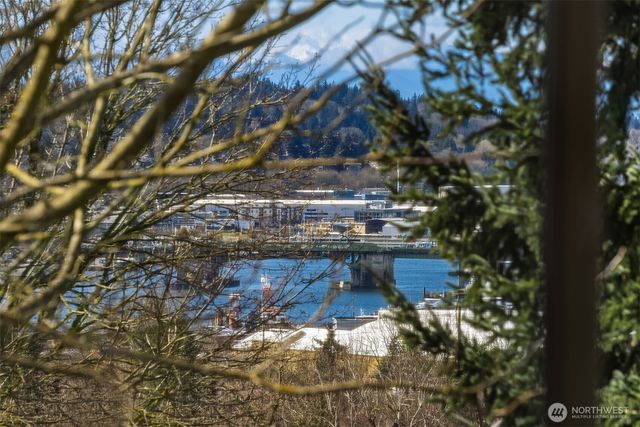 4243 Palatine Avenue N, Seattle, WA 98103