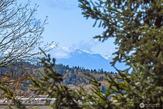 4243 Palatine Avenue N, Seattle, WA 98103