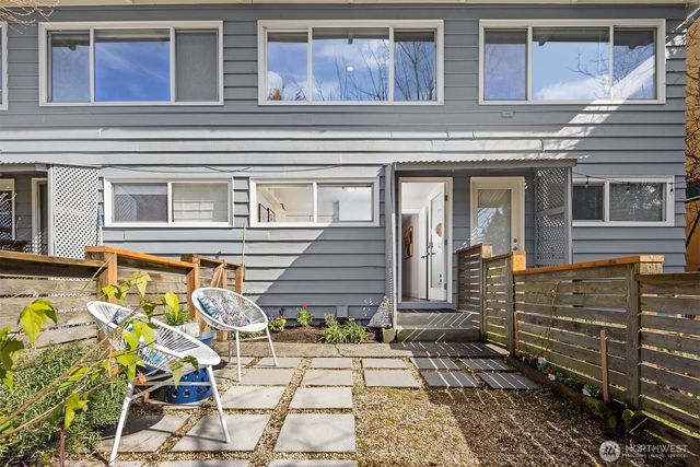 4243 Palatine Avenue N, Seattle, WA 98103