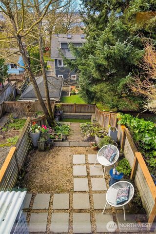 4243 Palatine Avenue N, Seattle, WA 98103