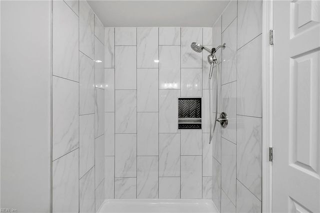 5005 Kemps Farm PL, Virginia Beach, VA 23464