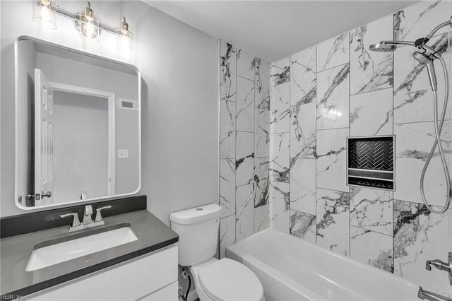 5005 Kemps Farm PL, Virginia Beach, VA 23464