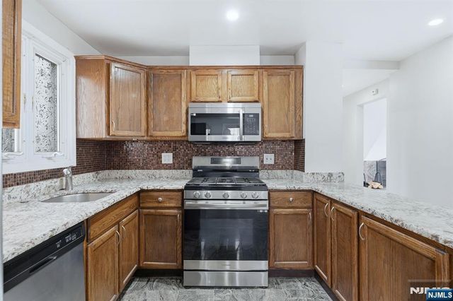 220 5th Street, Fairview, NJ 07022