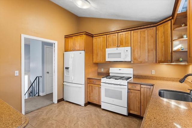 111 Indian Head Rd, Framingham, MA 01701