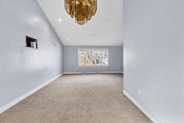 111 Indian Head Rd, Framingham, MA 01701