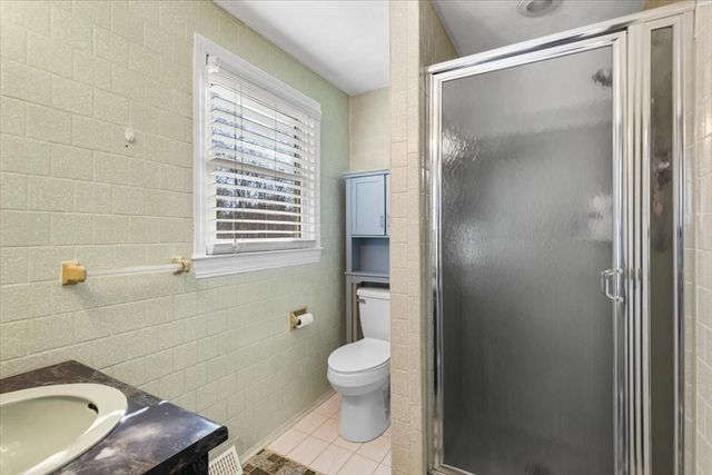 111 Indian Head Rd, Framingham, MA 01701