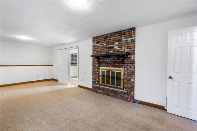 111 Indian Head Rd, Framingham, MA 01701