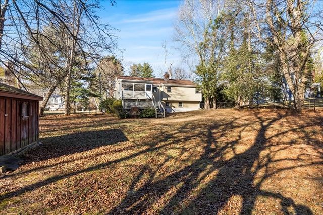 111 Indian Head Rd, Framingham, MA 01701