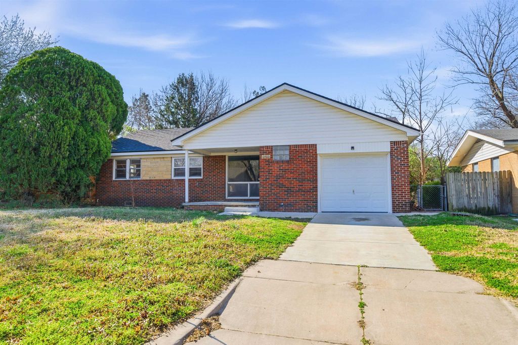 7603 E Gilbert St, Wichita, KS 67207