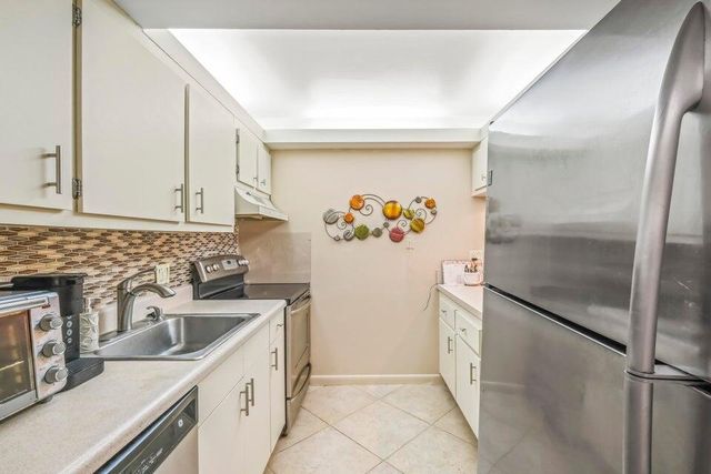 755 Dotterel Road 1105, Delray Beach, FL 33444