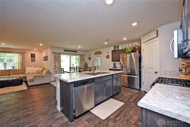 2263 Woodson Drive, Dayton, OH 45414