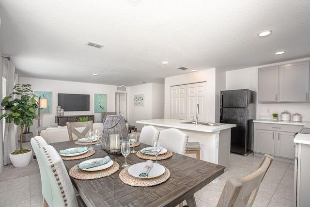 207 SW Aubudon Avenue, Port St. Lucie, FL 34984