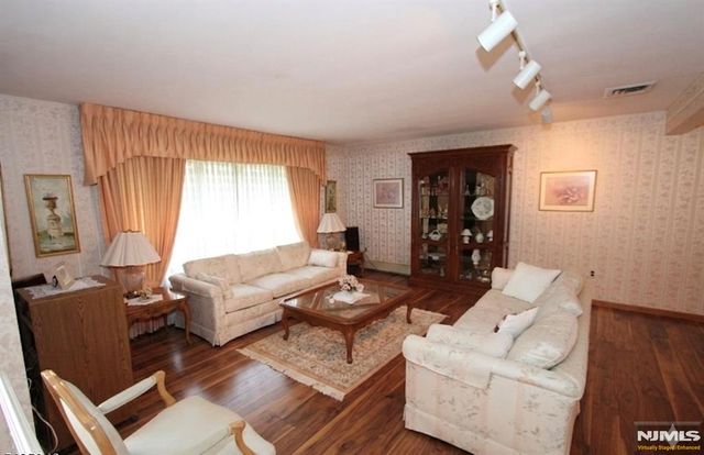 28 Taylor, Woodland Park, NJ 07424