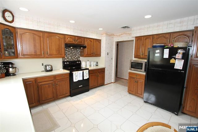 28 Taylor, Woodland Park, NJ 07424