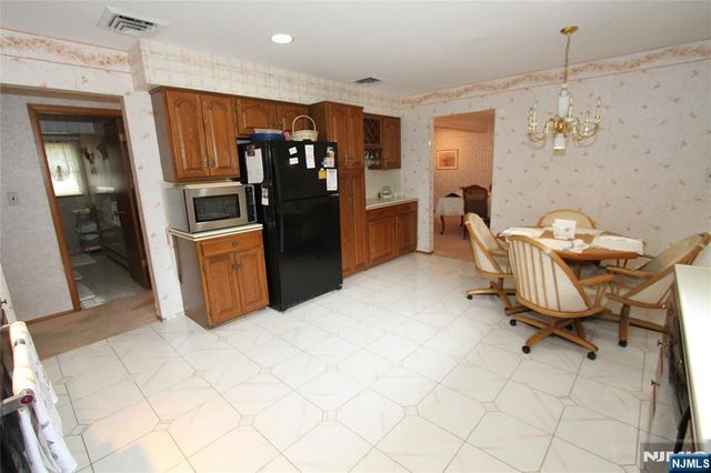 28 Taylor, Woodland Park, NJ 07424