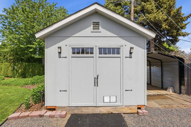 2004 W Courtland Ave, Spokane, WA 99205