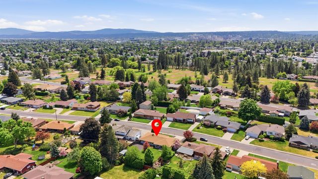 2004 W Courtland Ave, Spokane, WA 99205