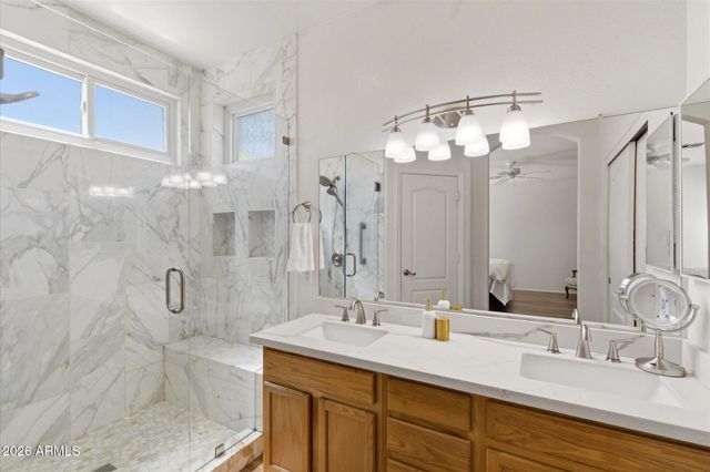 5411 W PONTIAC Drive, Glendale, AZ 85308