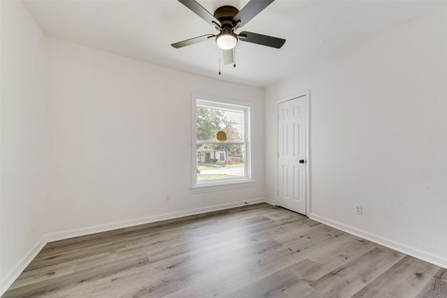 505 W Linden Street, Ennis, TX 75119