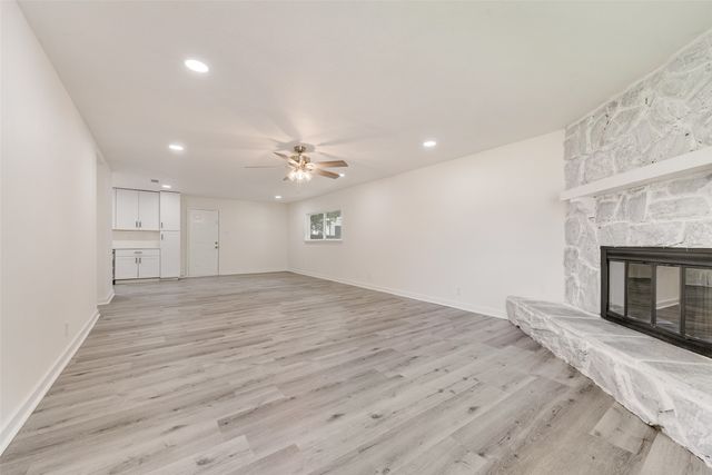 505 W Linden Street, Ennis, TX 75119