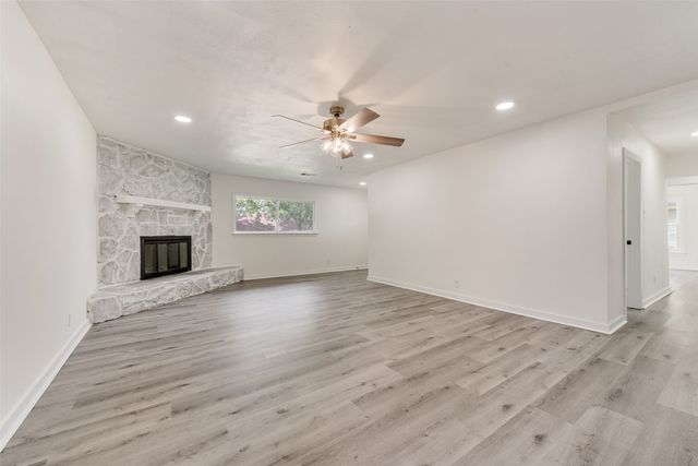 505 W Linden Street, Ennis, TX 75119
