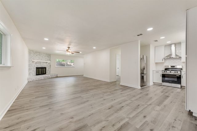505 W Linden Street, Ennis, TX 75119