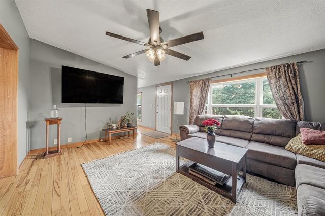 1318 S Gooder Avenue, Eau Claire, WI 54703