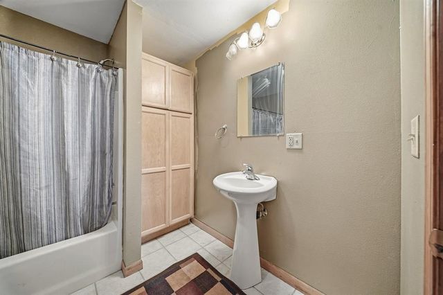 1318 S Gooder Avenue, Eau Claire, WI 54703