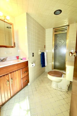 44 Ayrshire Rd, Worcester, MA 01604