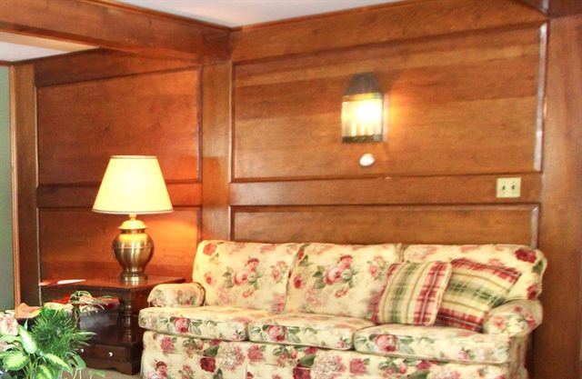 44 Ayrshire Rd, Worcester, MA 01604