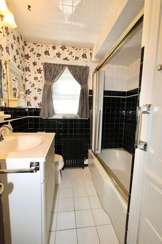 44 Ayrshire Rd, Worcester, MA 01604