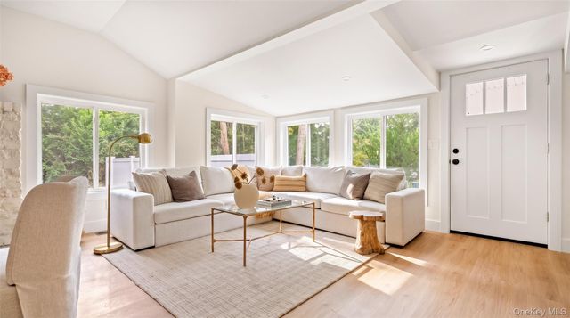 8 Woodlawn Avenue, Selden, NY 11784