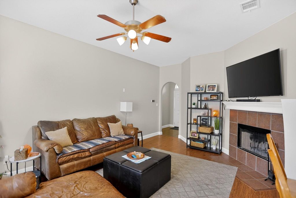 238 Johnnys WAY, Kyle, TX 78640