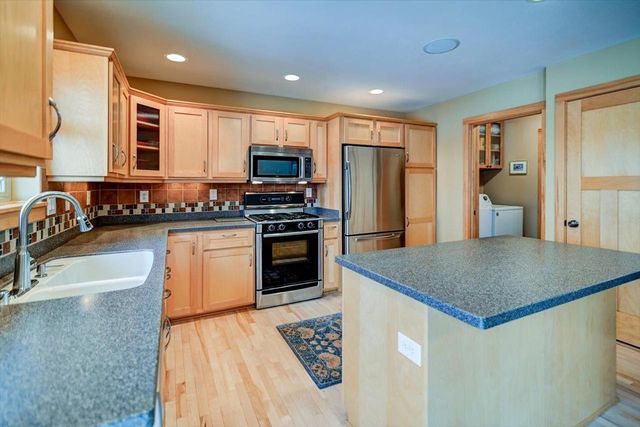 2809 Interlaken Pass, Madison, WI 53719