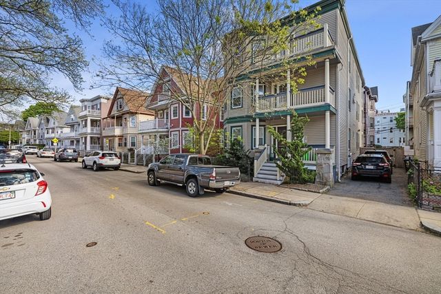 28 Edison Grn 2, Boston, MA 02125