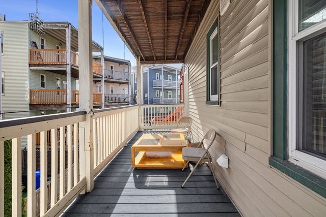 28 Edison Grn 2, Boston, MA 02125