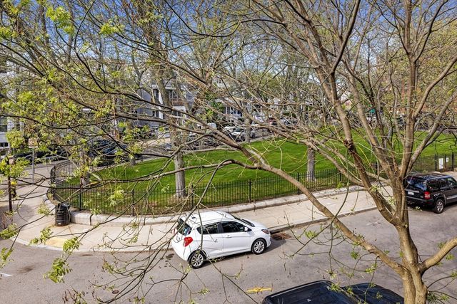 28 Edison Grn 2, Boston, MA 02125