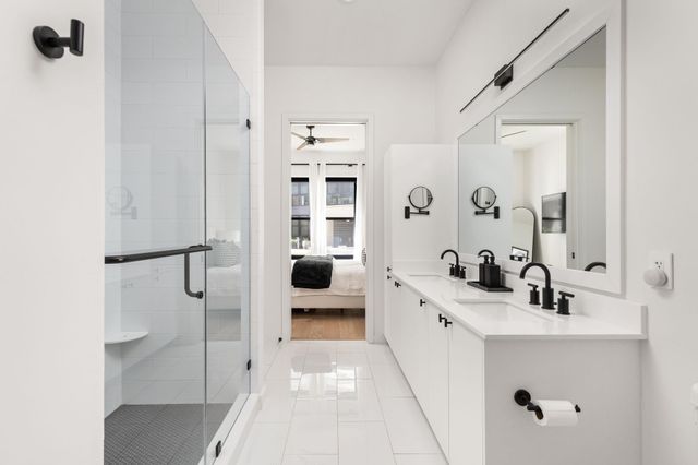 800 Embassy DR 113, Austin, TX 78702