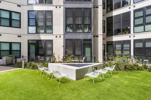 800 Embassy DR 113, Austin, TX 78702