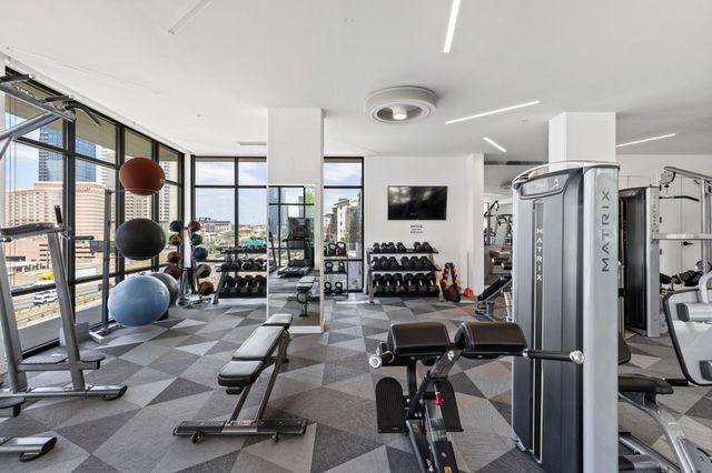 800 Embassy DR 113, Austin, TX 78702