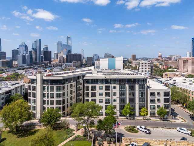 800 Embassy DR 113, Austin, TX 78702